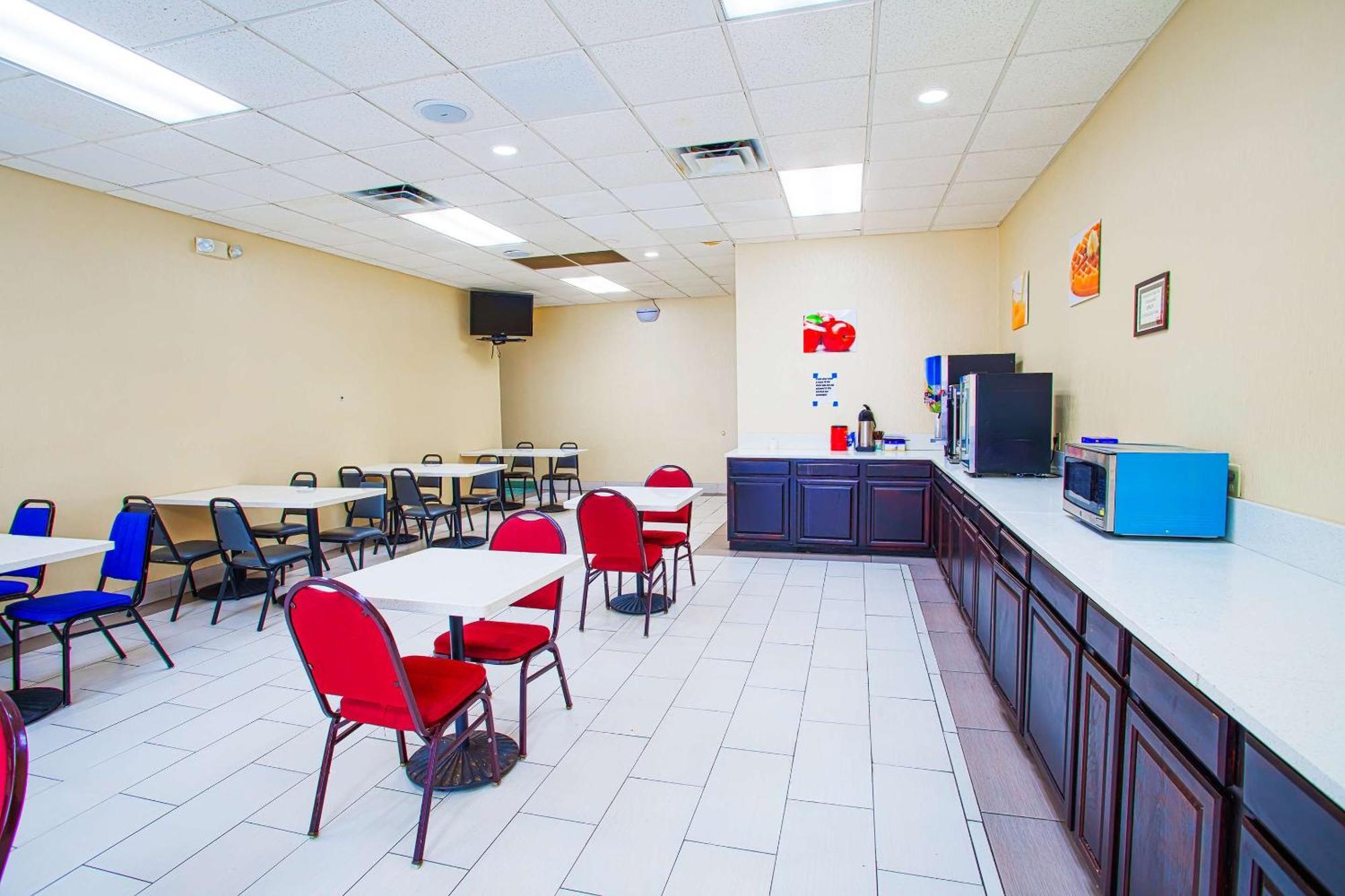 Americas Value Hotel