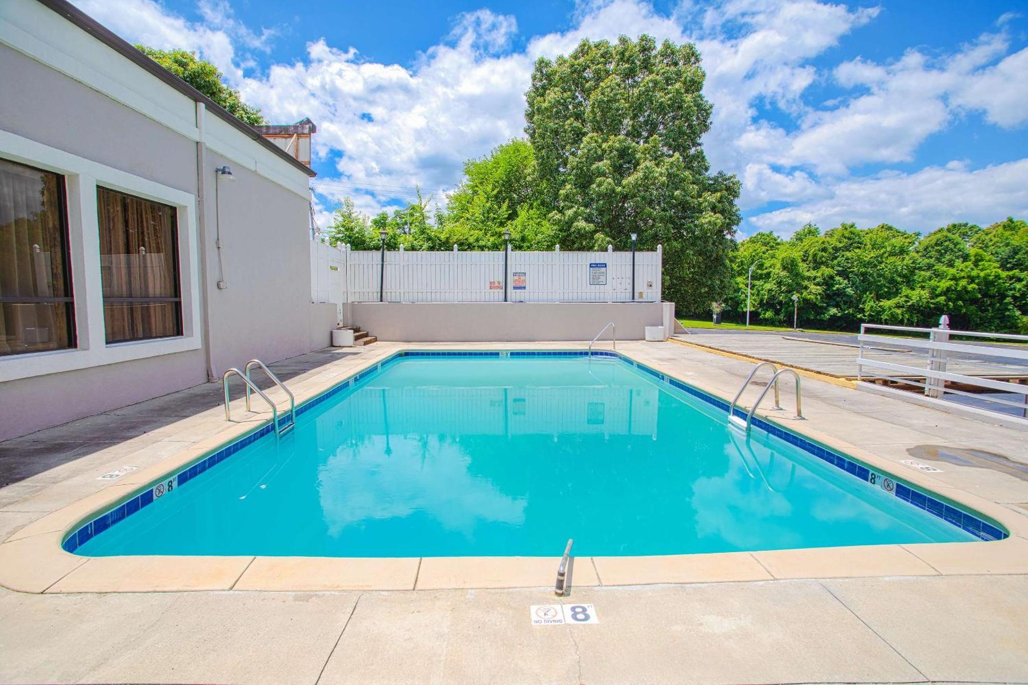 Americas Value Hotel 3*