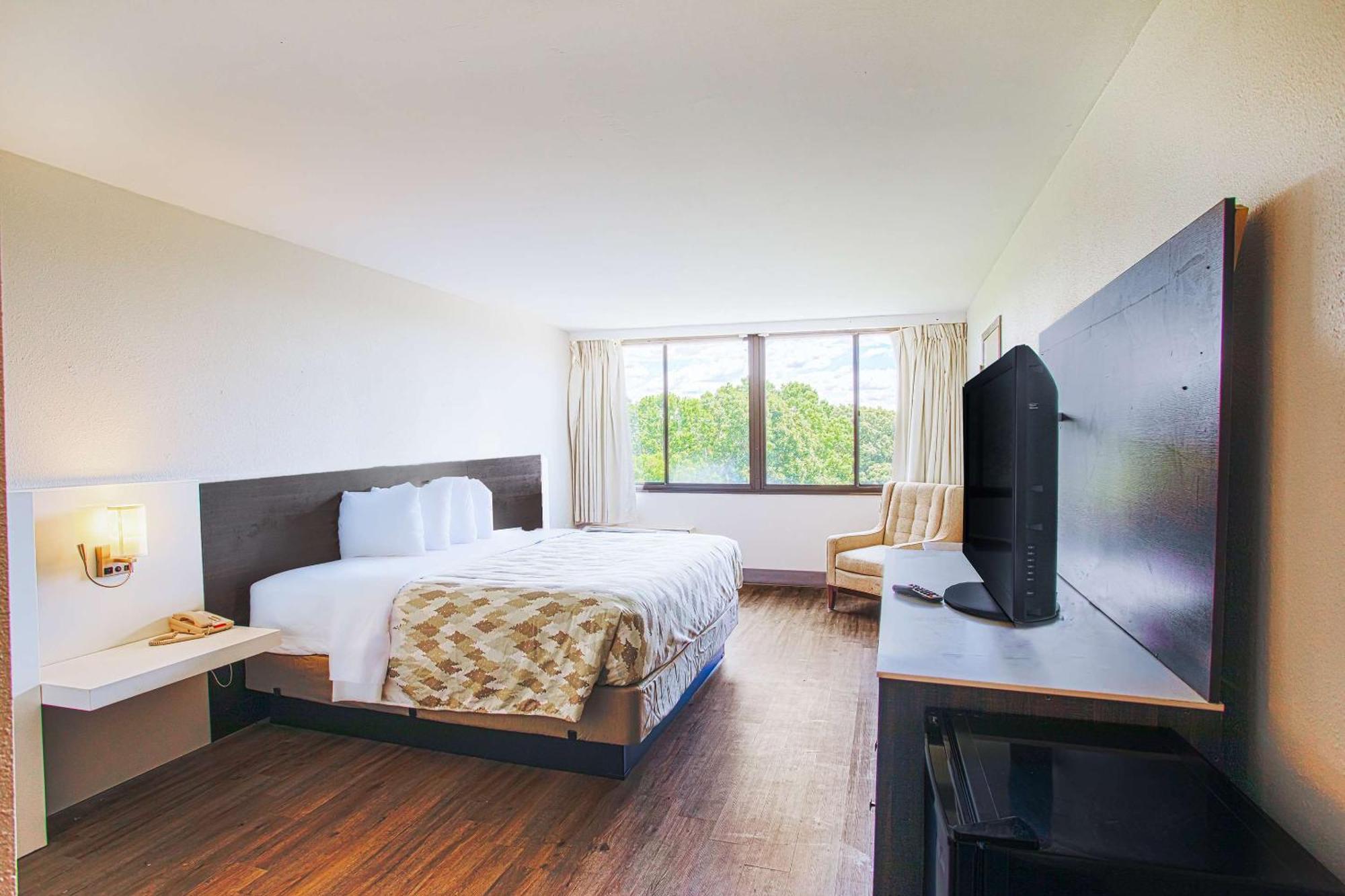 Americas Value Hotel