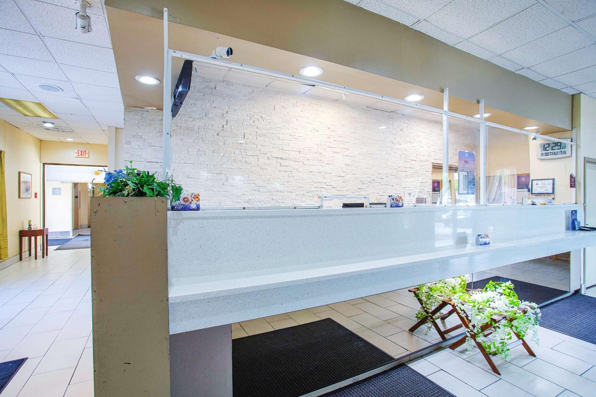 Americas Value Hotel 3*