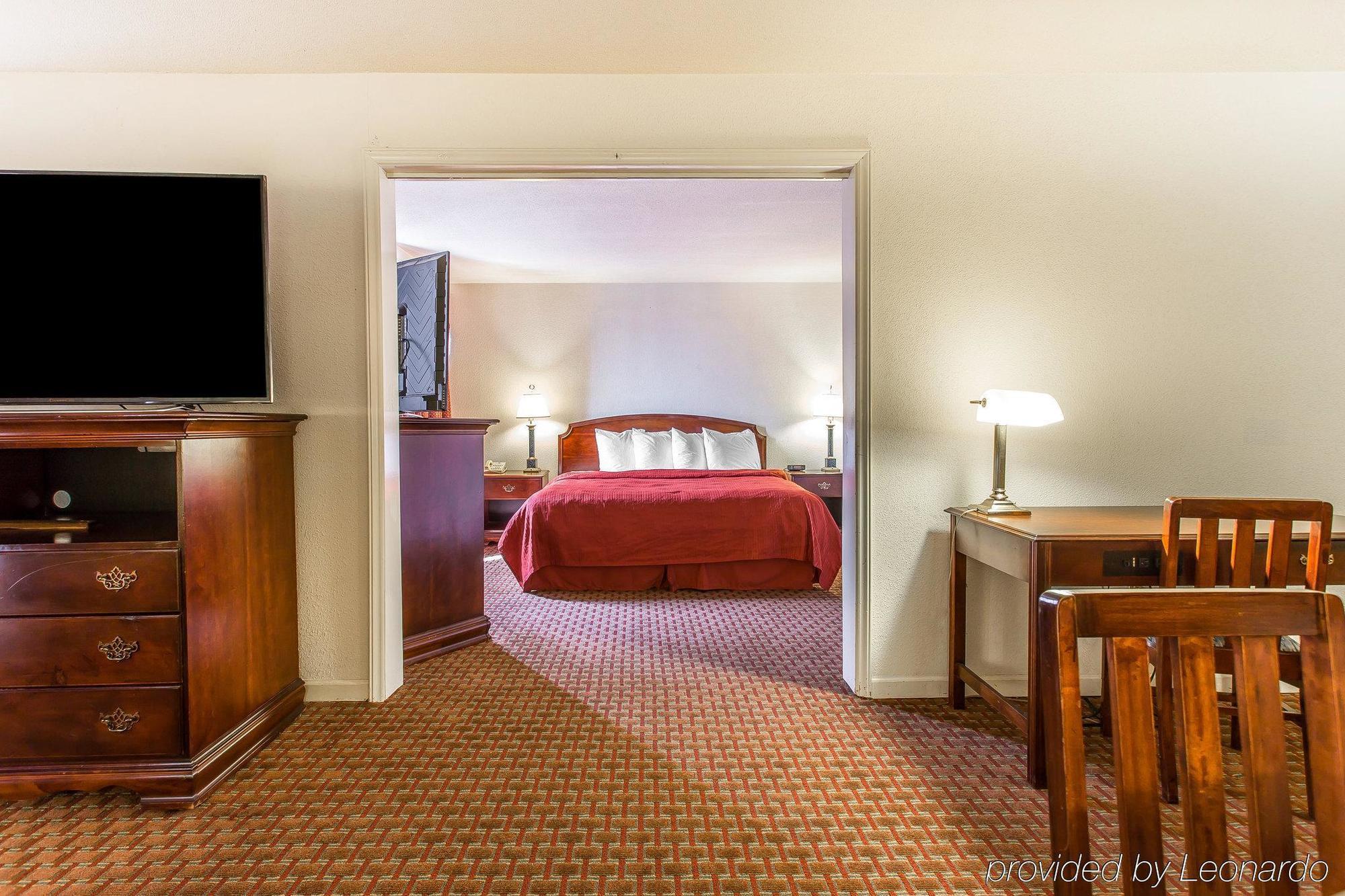 Americas Value Hotel